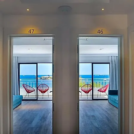 White Apartments - Adults Only-2