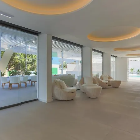 White Apartments - Adults Only-3